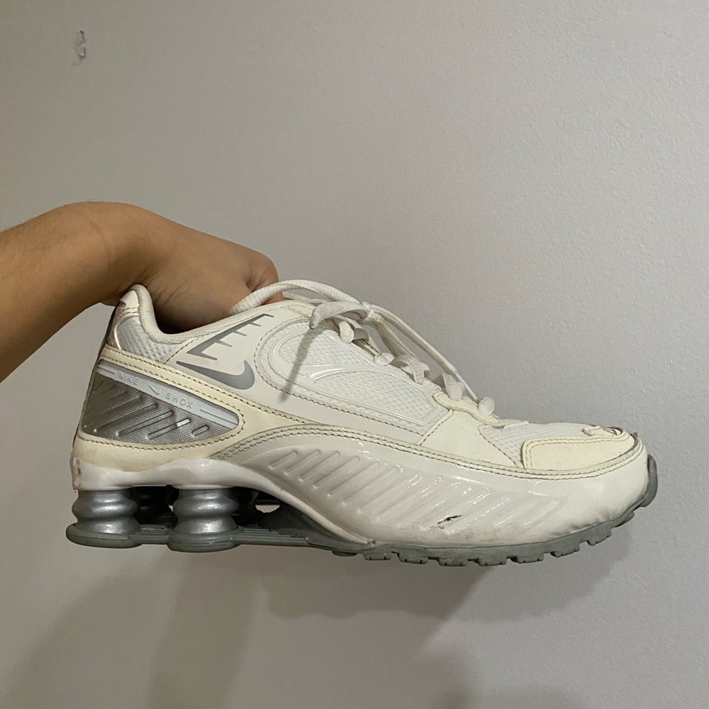 Cream Nike Shox Enigma